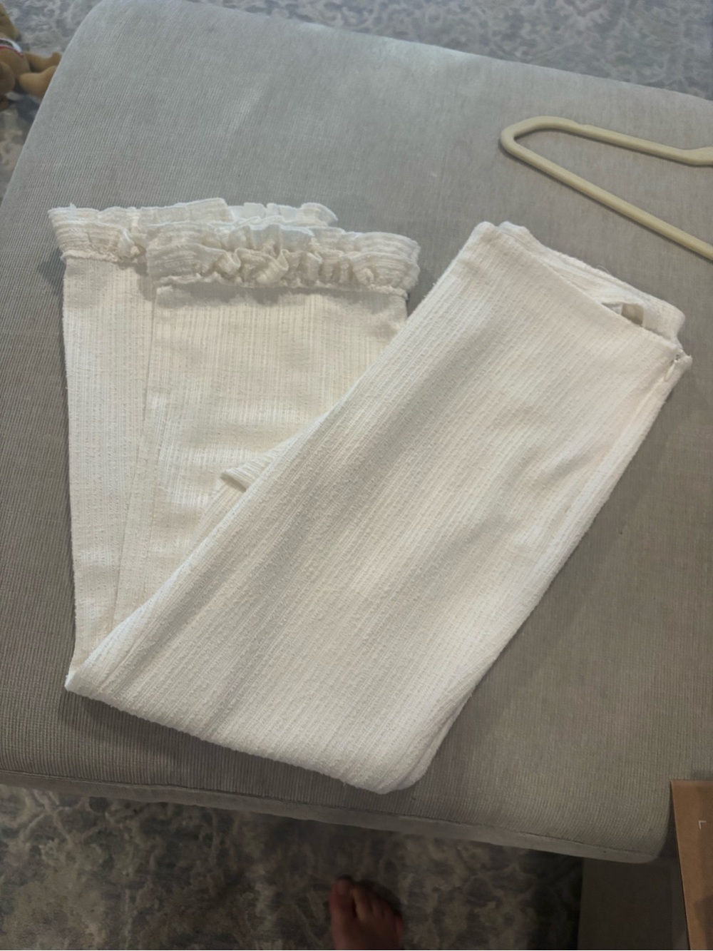 Zara White Ruffle Pants - Picture 7 of 9